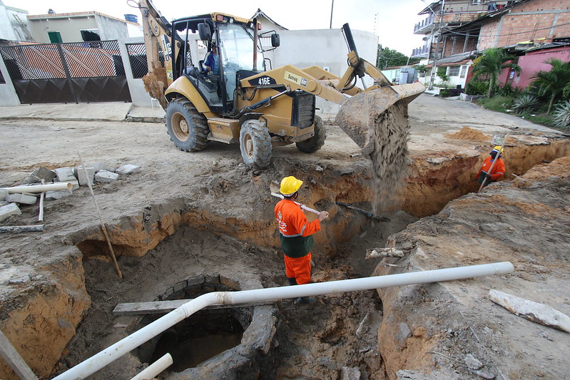 Em 100 dias, prefeitura executou mais de 200 frentes de obras de drenagem em Manaus