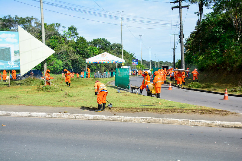 Prefeitura realiza mutirão de limpeza no Tarumã