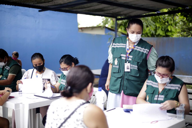 Prefeitura de Manaus entrega mais 440 cestas de alimentos às famílias atingidas pela cheia