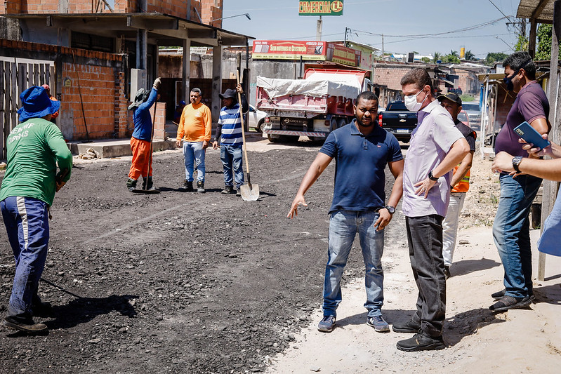 Vice-prefeito fiscaliza obras de infraestrutura no bairro Santa Etelvina