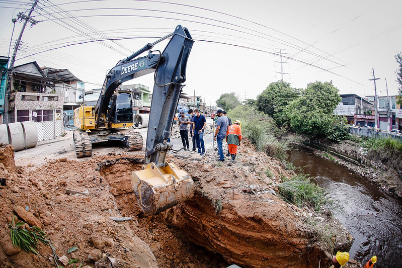 Prefeitura de Manaus substitui drenagem da avenida Brasil e garante segurança com rede mais profunda