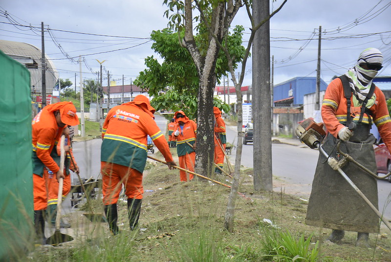 Prefeitura leva serviços de limpeza e revitalização a vários pontos de Manaus neste sábado, 29/1