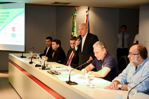 José Melo ressalta diálogo aberto durante seu governo com diversas categorias