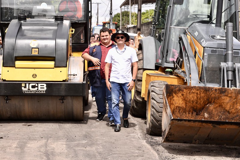 Equipes do programa ‘Asfalta Manaus 1’ avançam em diferentes zonas da capital amazonense