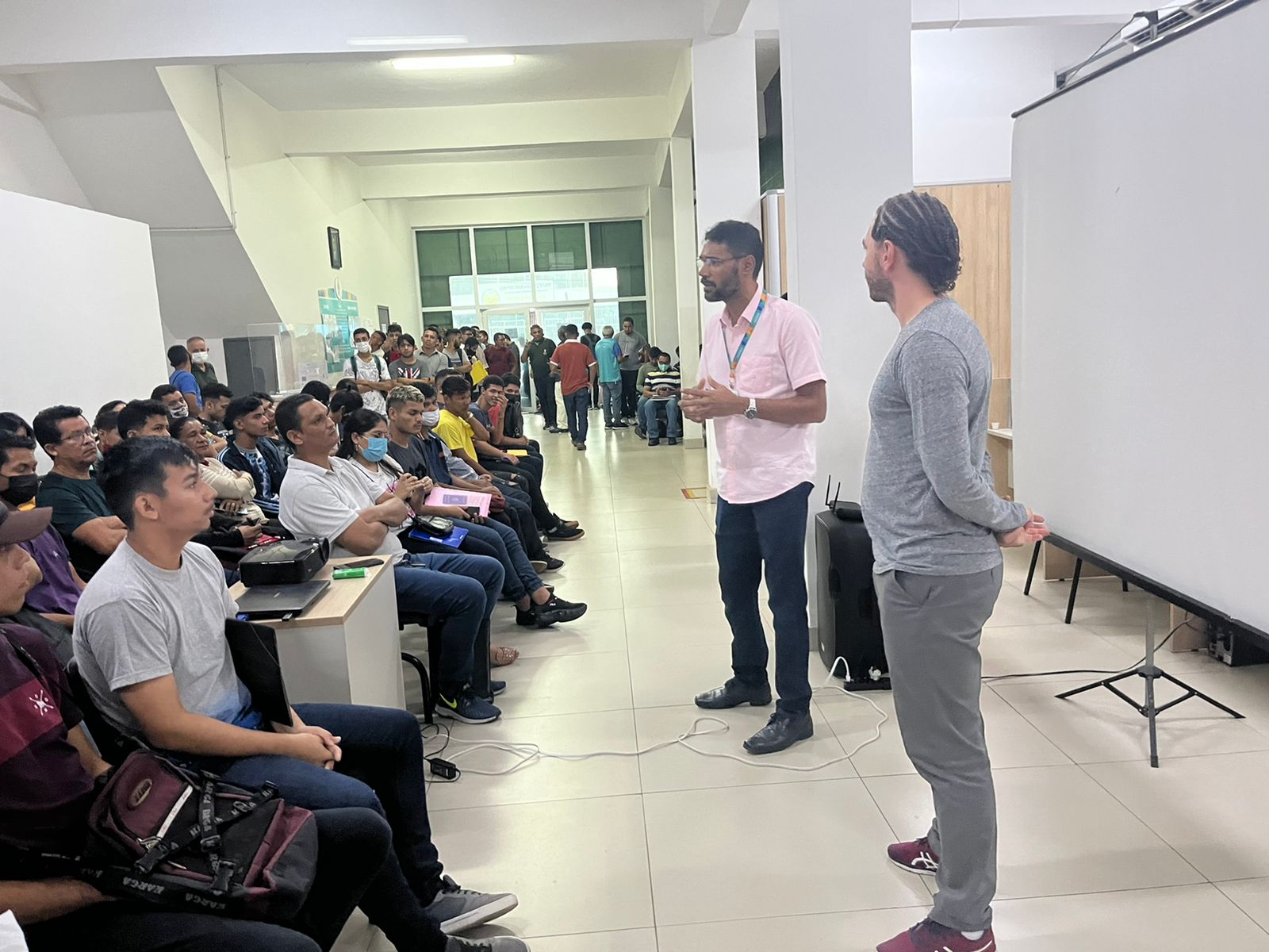 Prefeitura realiza ciclo de palestras no Sine Manaus aos candidatos às vagas de emprego