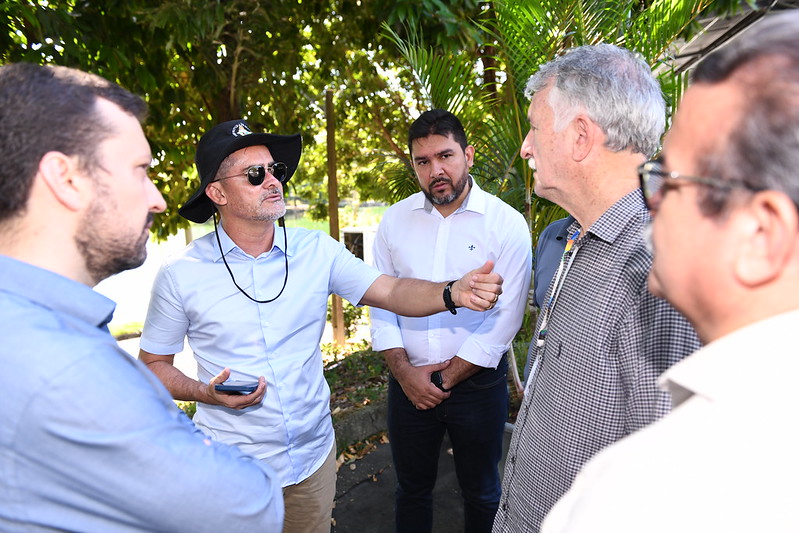 Prefeito David Almeida fiscaliza início das obras de revitalização do parque Lagoa do Japiim