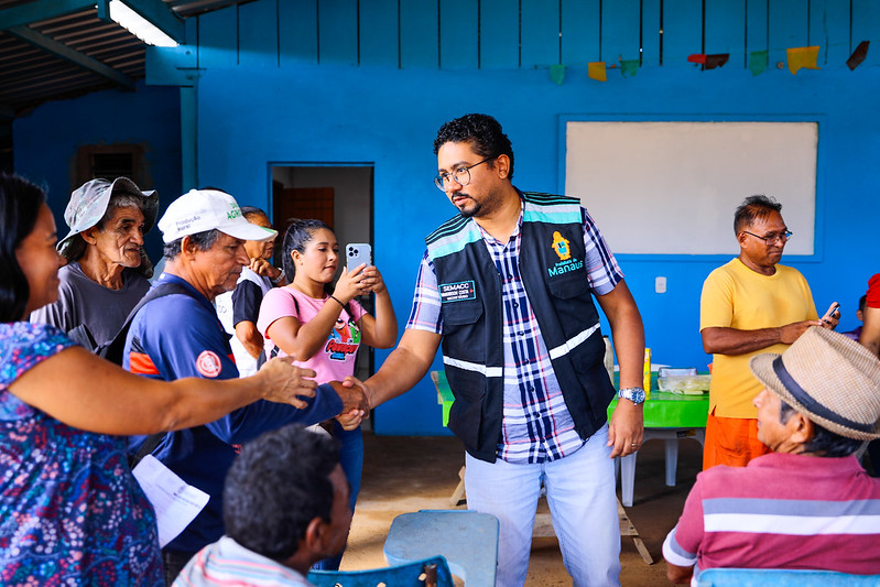 Prefeitura de Manaus entrega insumos a produtores rurais da BR-174