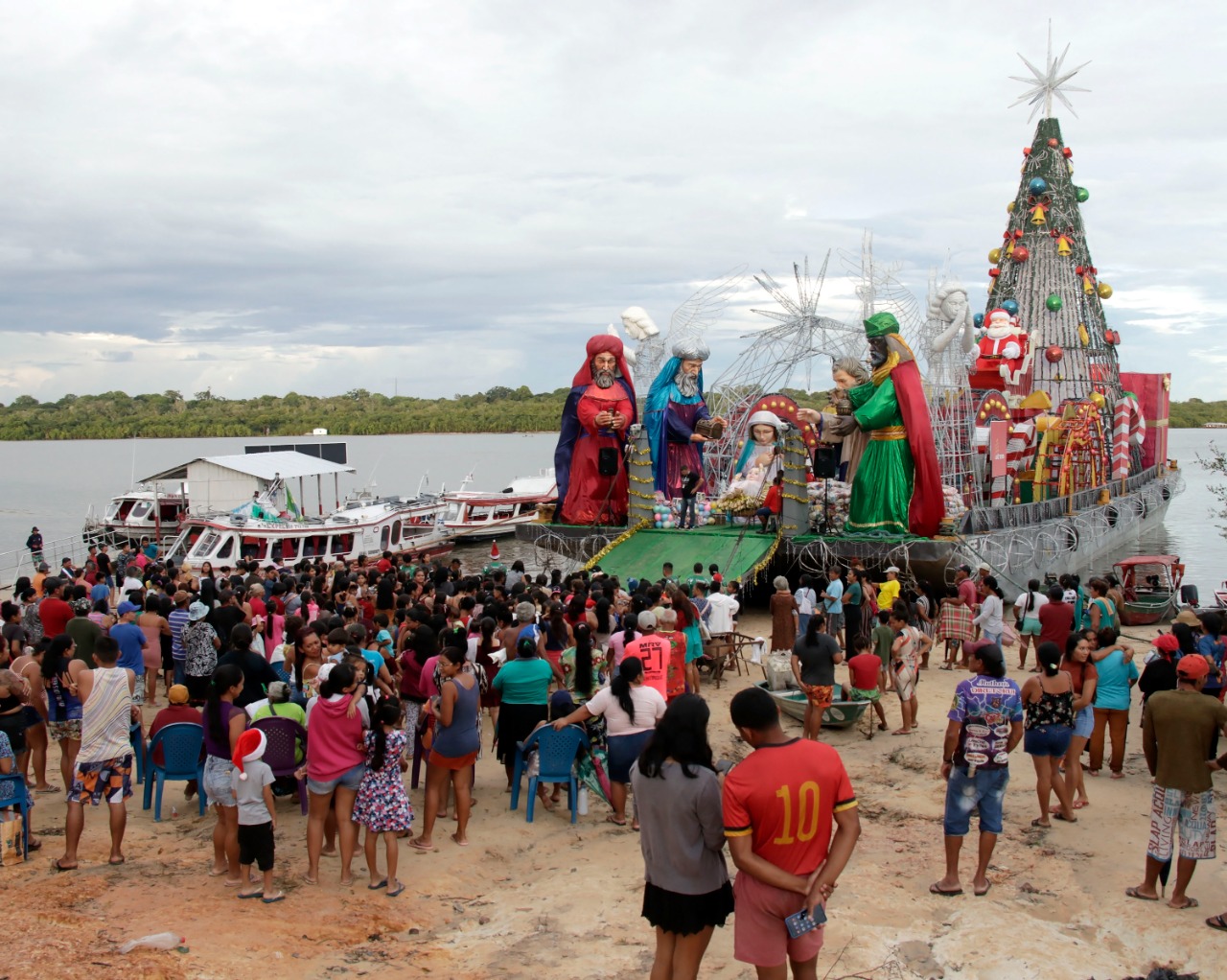 Prefeitura de Manaus leva ‘Natal das Águas’ para zona rural