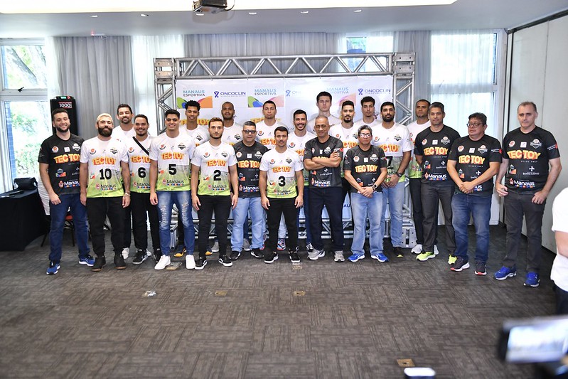 ‘Entramos na Superliga B para sermos campeões’, destaca prefeito David Almeida durante apresentação do novo elenco do Manaus Vôlei/TecToy