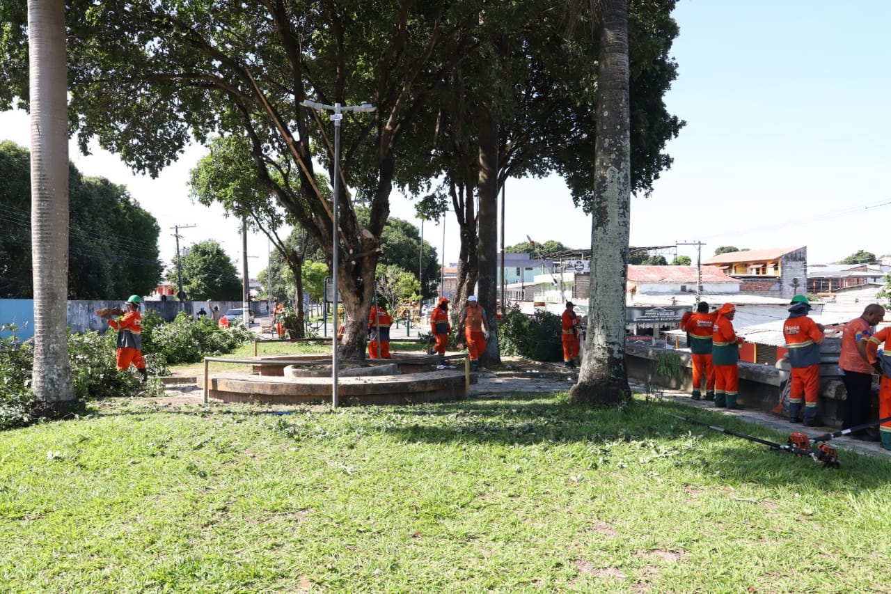 Prefeitura de Manaus realiza ações de manutenção e limpeza no bairro Praça 14 e outros pontos da cidade