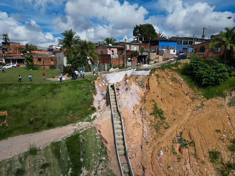 Prefeito David Almeida vistoria obras de contenção em grandes erosões e destaca continuidade nos trabalhos de infraestrutura