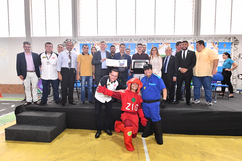 Prefeito de Manaus participa do aniversário do programa ‘Clubinho Honda