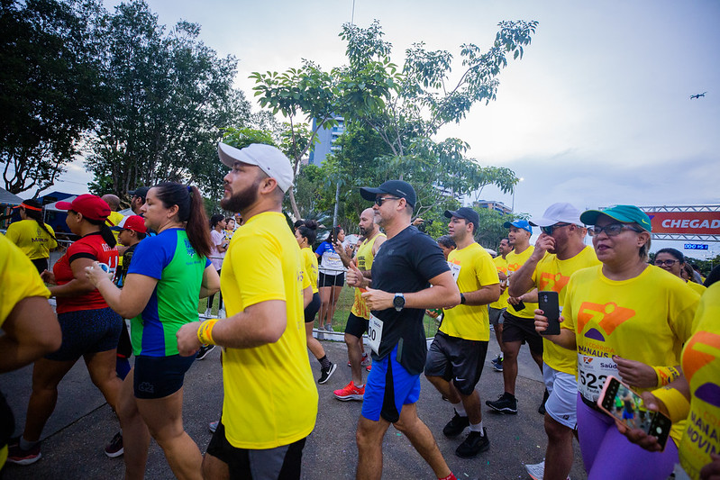 Corrida Manaus em Movimento mobiliza quase 6 mil atletas e público em sua segunda edição na Ponta Negra