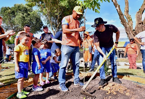 Prefeitura de Manaus realiza revitalização da praça de alimentação do Dom Pedro