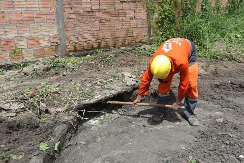 Prefeitura desobstruiu 900 bueiros em Manaus no mês de março