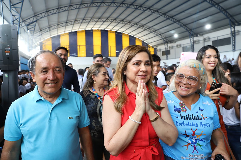 Prefeitura de Manaus inaugura monumento da paz em escola da zona Norte