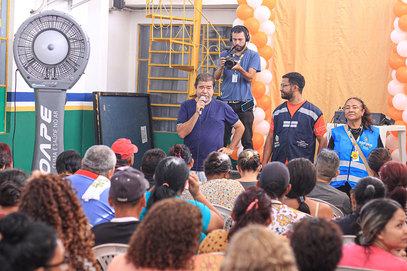 Prefeitura de Manaus atende 300 famílias com mutirão de Cadastro Único no bairro Compensa
