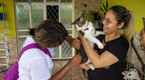 Prefeitura de Manaus intensifica vacinação contra raiva animal em comunidades da zona Leste