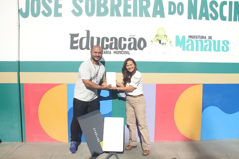 Prefeitura de Manaus disponibiliza internet Starlink para escolas ribeirinhas
