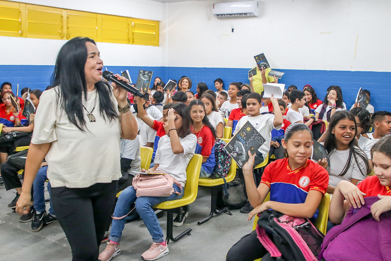 Escola da Prefeitura de Manaus recebe projeto de prevenção às drogas ‘Pense Antes’