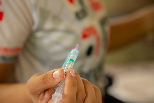 Prefeitura oferta doses contra Covid-19 em 74 pontos de vacinação nesta semana