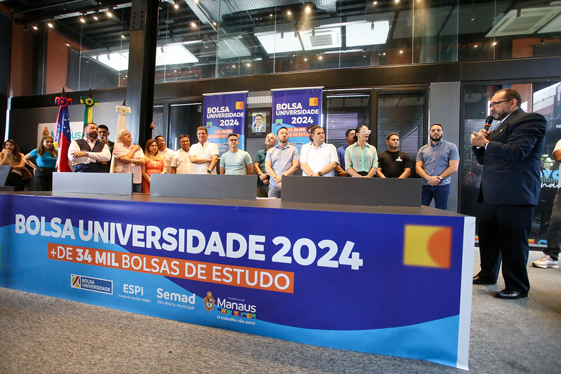 Prefeito lança edital do Programa Bolsa Universidade com mais de 34 mil vagas em Manaus