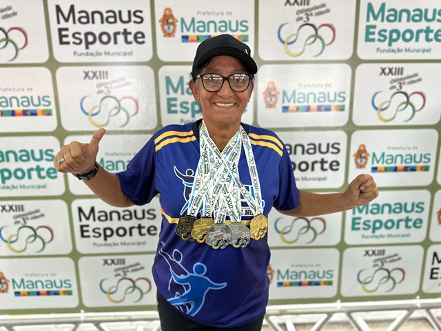 Vencedores da 23ª Olimpíada da Terceira Idade recebem medalhas em cerimônia de premiação promovida pela Prefeitura de Manaus