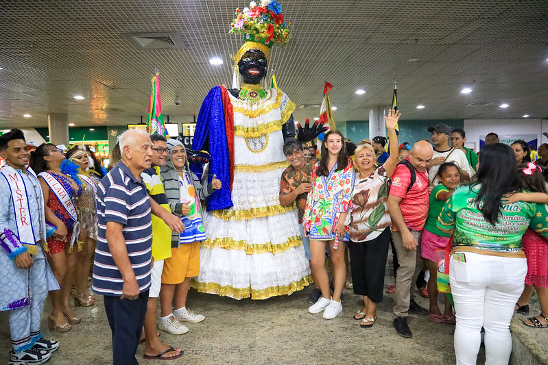 Kamélia recebe a ‘chave da cidade’ e abre oficialmente o Carnaval de Manaus 2024