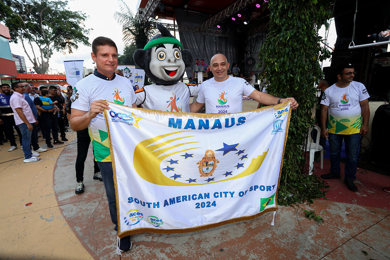 Manaus recebe título e bandeira de ‘Cidade Sul-Americana do Desporto’ de 2024